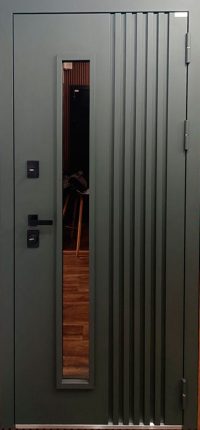 Стальная дверь "Барс" с окном (терморазрыв 3к). Заказная модель.